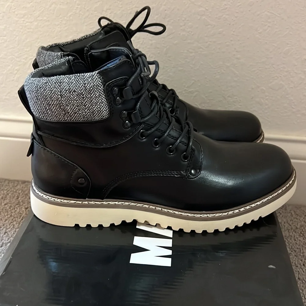 BRAND NEW Steve Madden Boots - Picture 4 of 7